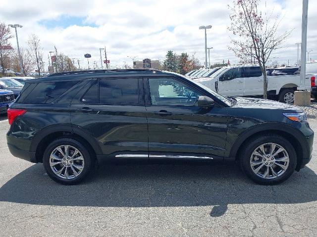 Certified 2022 Ford Explorer XLT w/ Equipment Group 202A AWD/4WD image 9