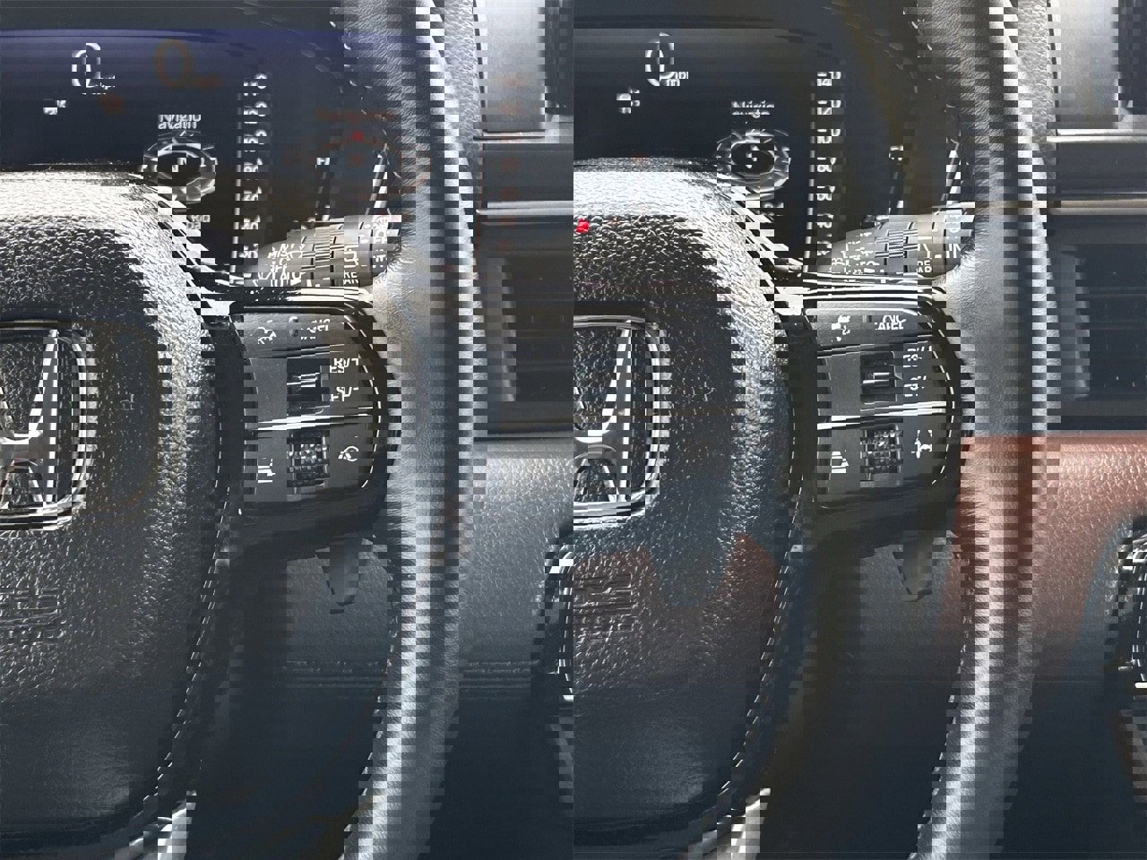 Used 2024 Honda Pilot Elite image 16