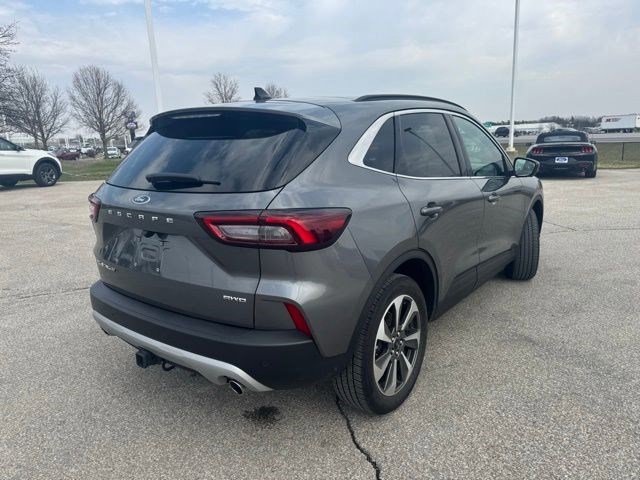 Certified 2024 Ford Escape Platinum w/ Class II Trailer Tow Package image 5