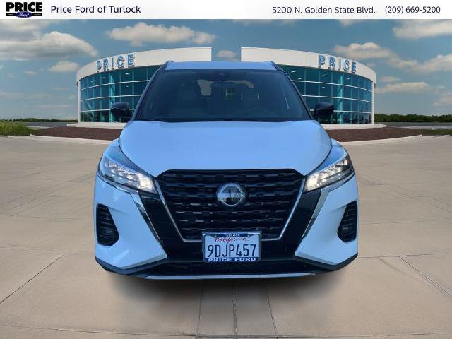 Used 2023 Nissan Kicks SR w/ SR Premium Package FWD image 2