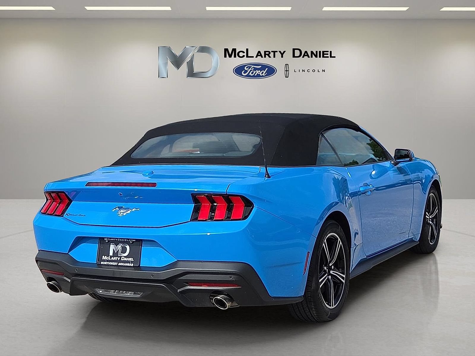 Certified 2025 Ford Mustang Convertible RWD image 5