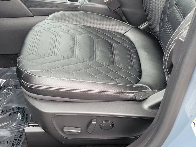Certified 2023 Ford Escape SE w/ PHEV Premium Package FWD image 16