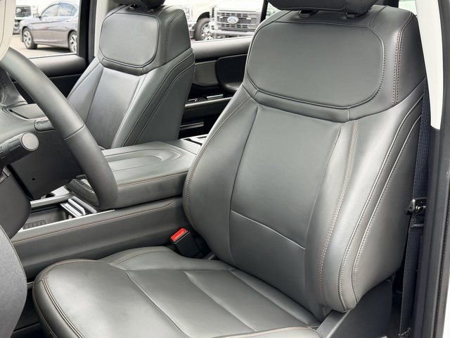 Certified 2025 Ford Expedition Active AWD/4WD image 9