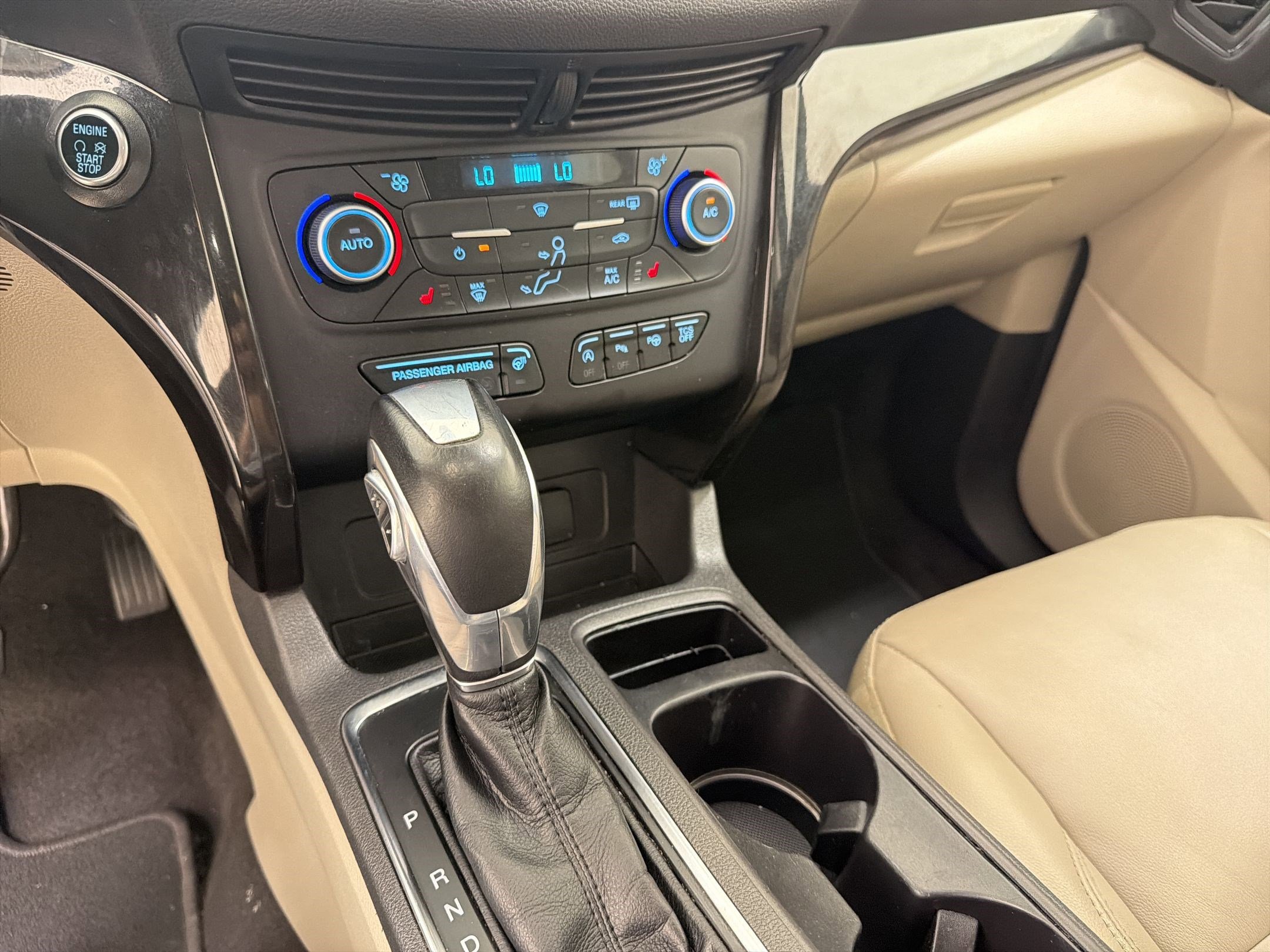 Certified 2019 Ford Escape Titanium FWD image 16