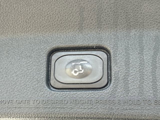 Certified 2018 Ford Explorer XLT w/ Equipment Group 202A FWD image 21