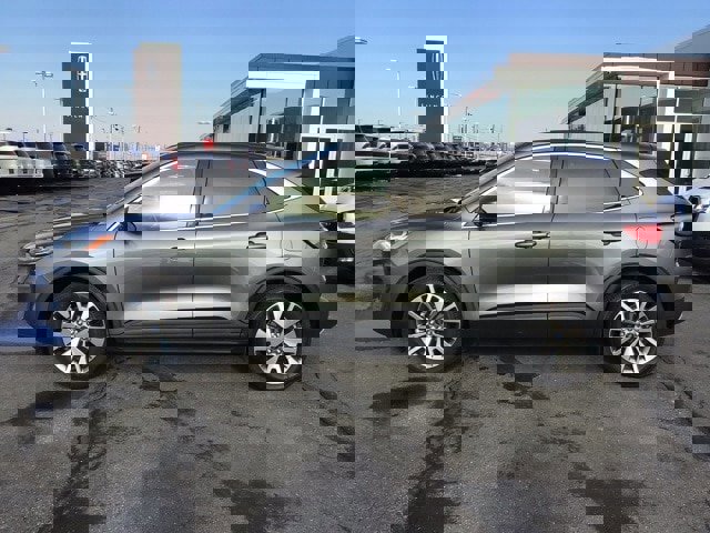 Certified 2022 Ford Escape Titanium image 2