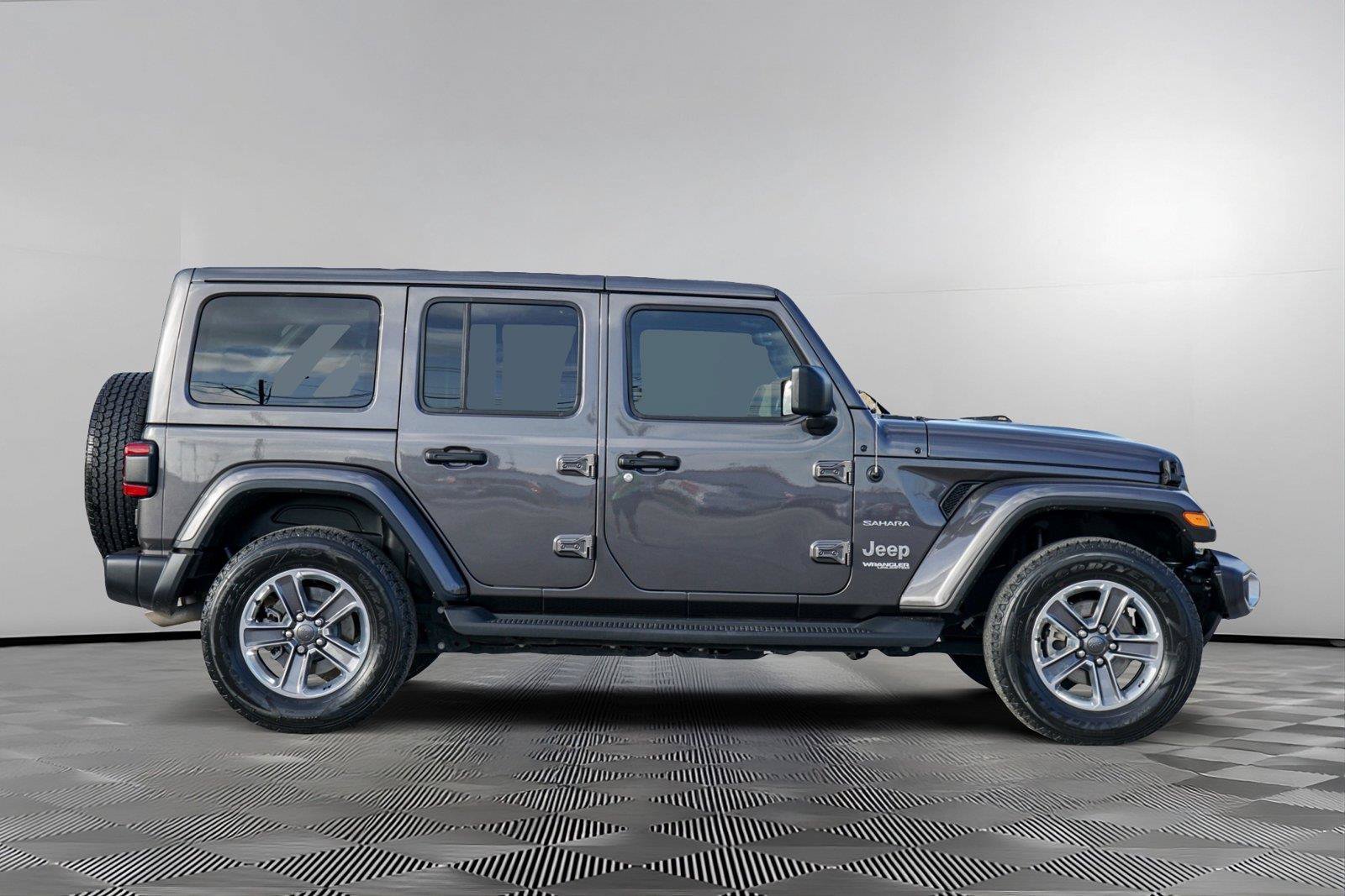 Used 2021 Jeep Wrangler Unlimited Sahara AWD/4WD image 4