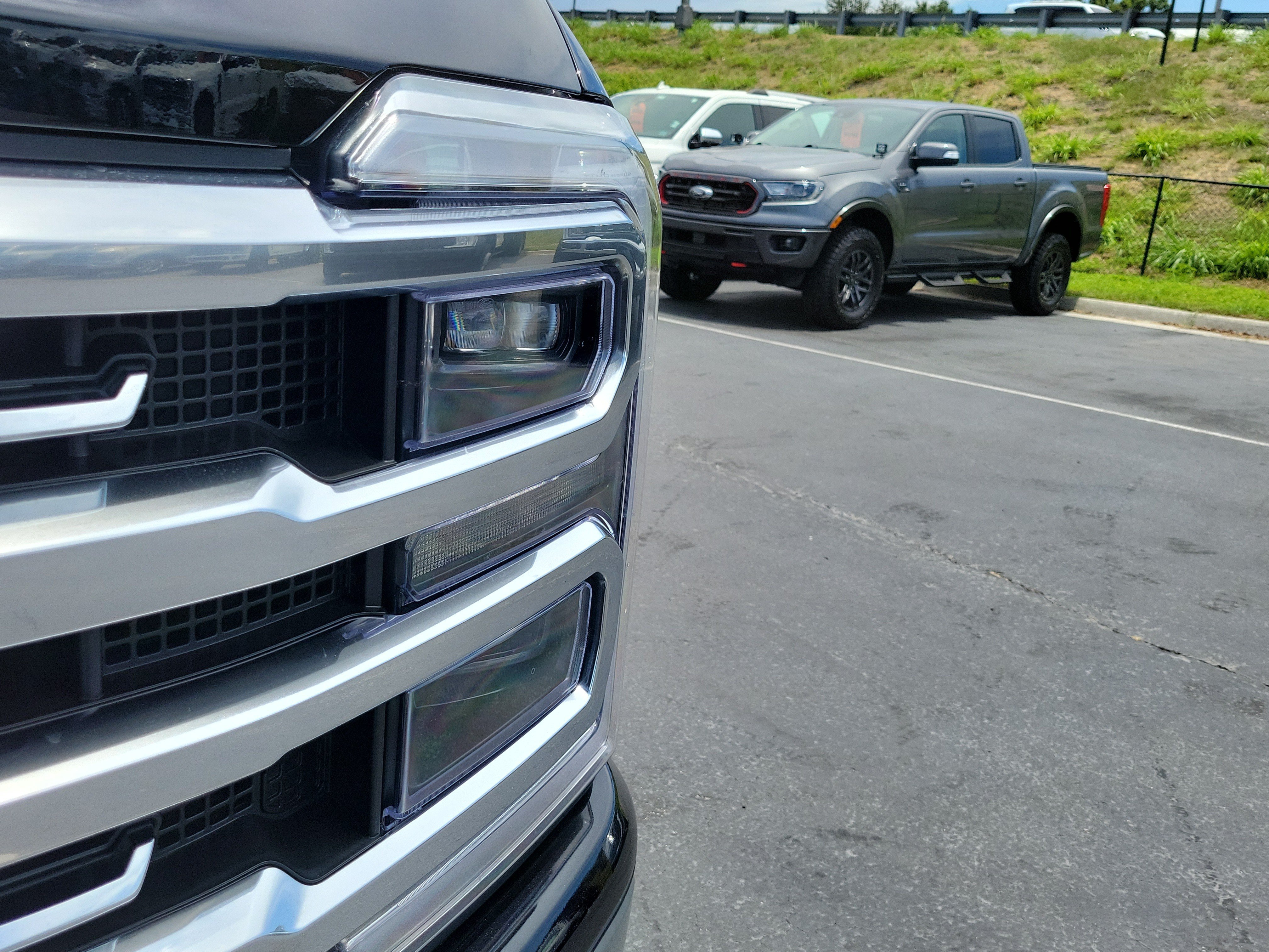 Certified 2024 Ford F250 Platinum AWD/4WD image 3