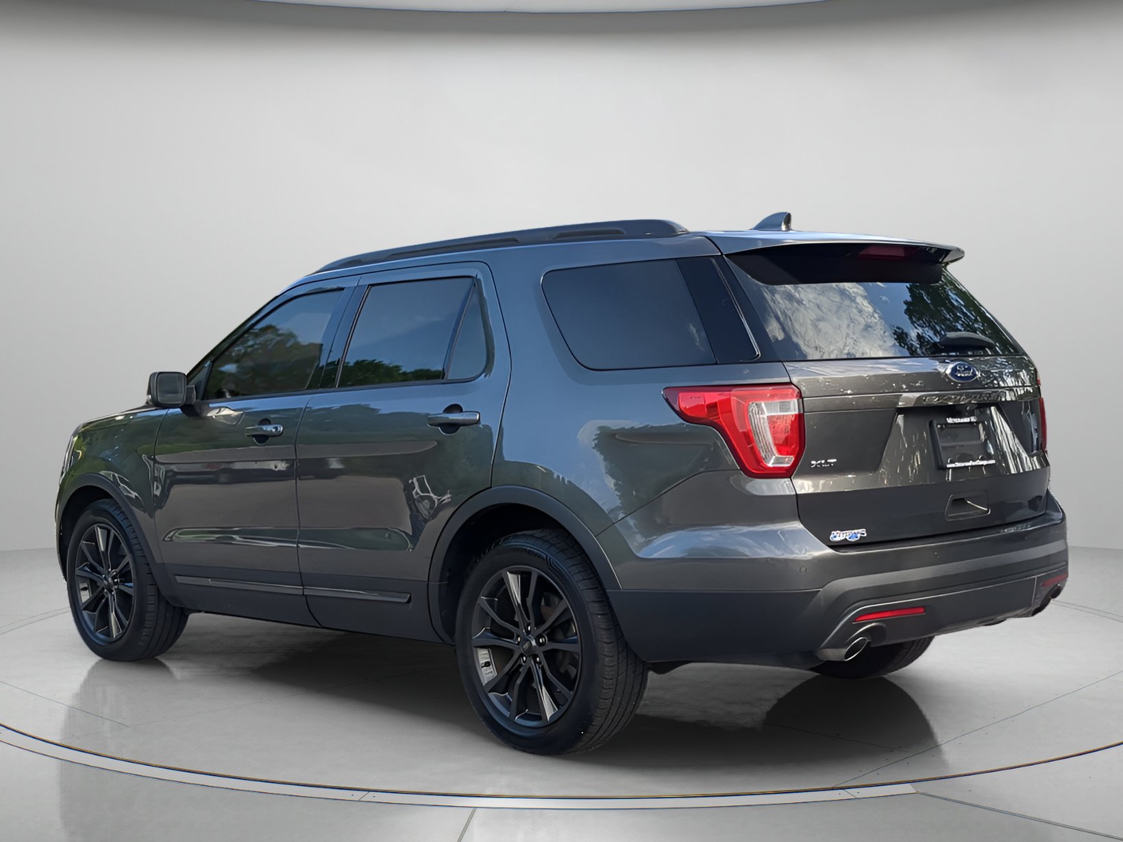 Certified 2017 Ford Explorer XLT w/ Equipment Group 202A FWD image 42