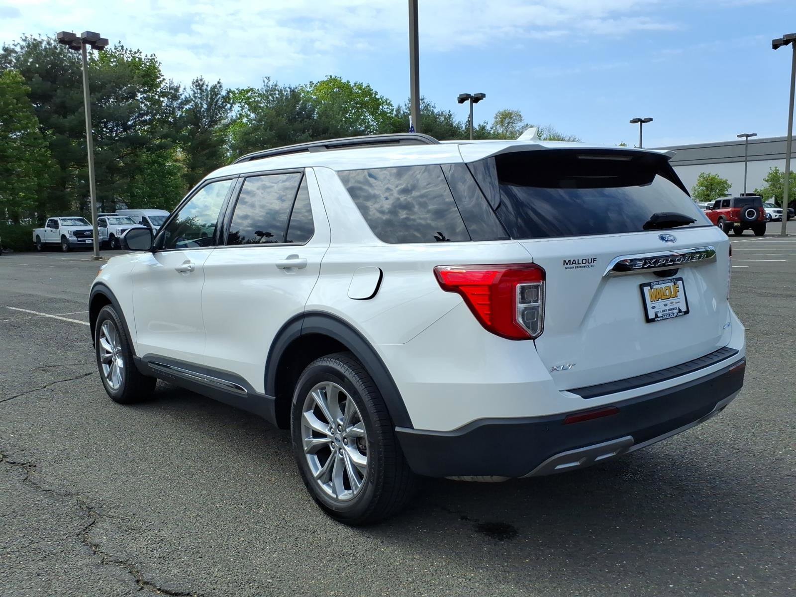 Certified 2023 Ford Explorer XLT w/ Equipment Group 202A AWD/4WD image 4