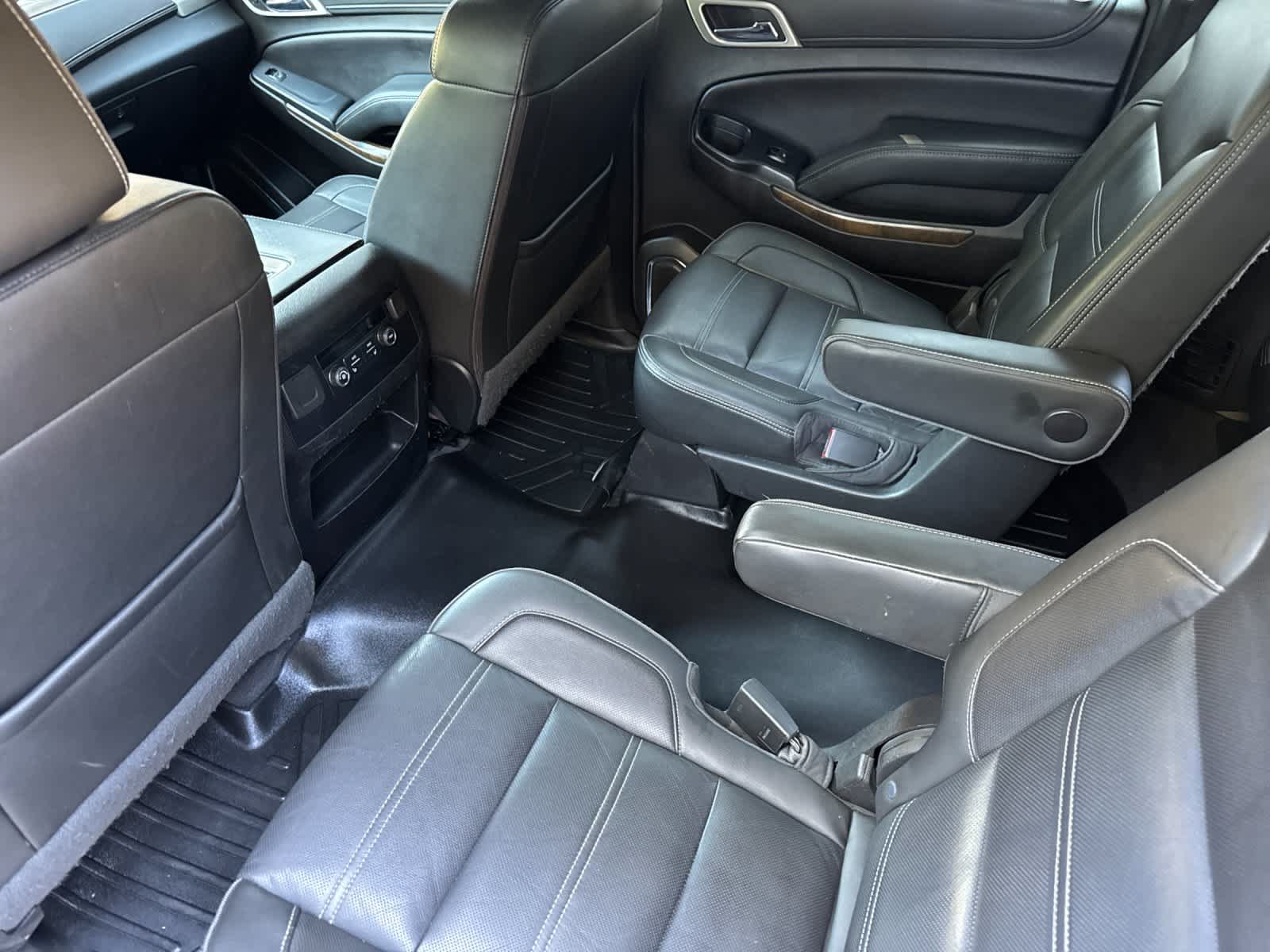 Used 2019 GMC Yukon XL Denali RWD image 4