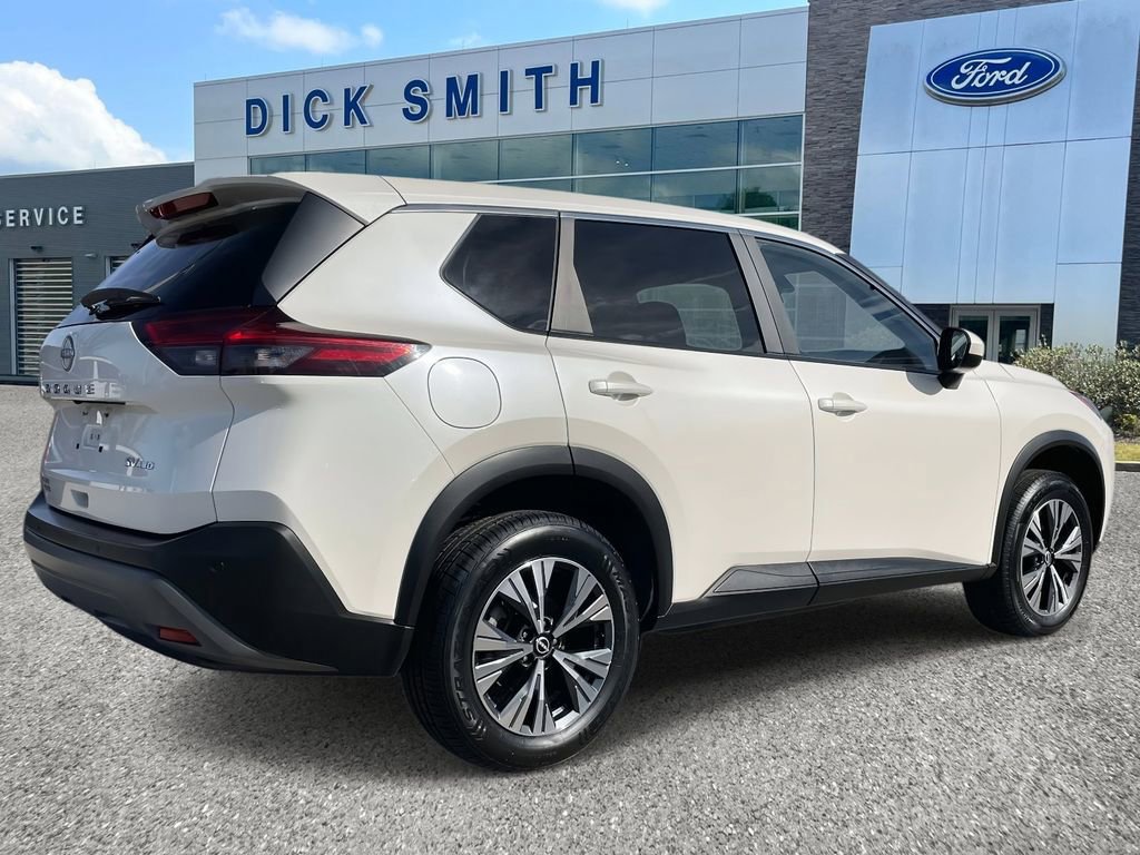 Used 2023 Nissan Rogue SV image 4