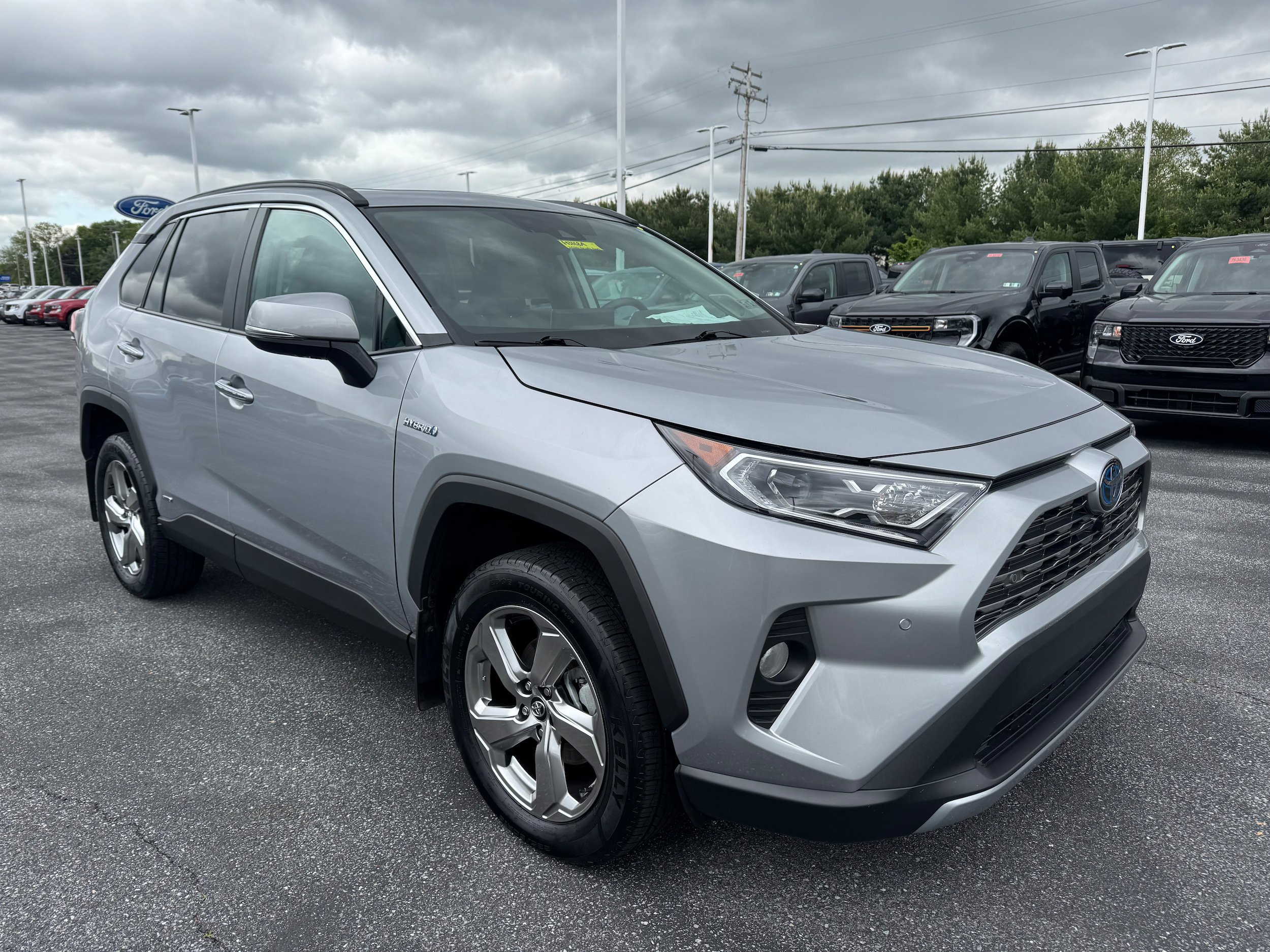 Used 2020 Toyota RAV4 Limited AWD/4WD image 7