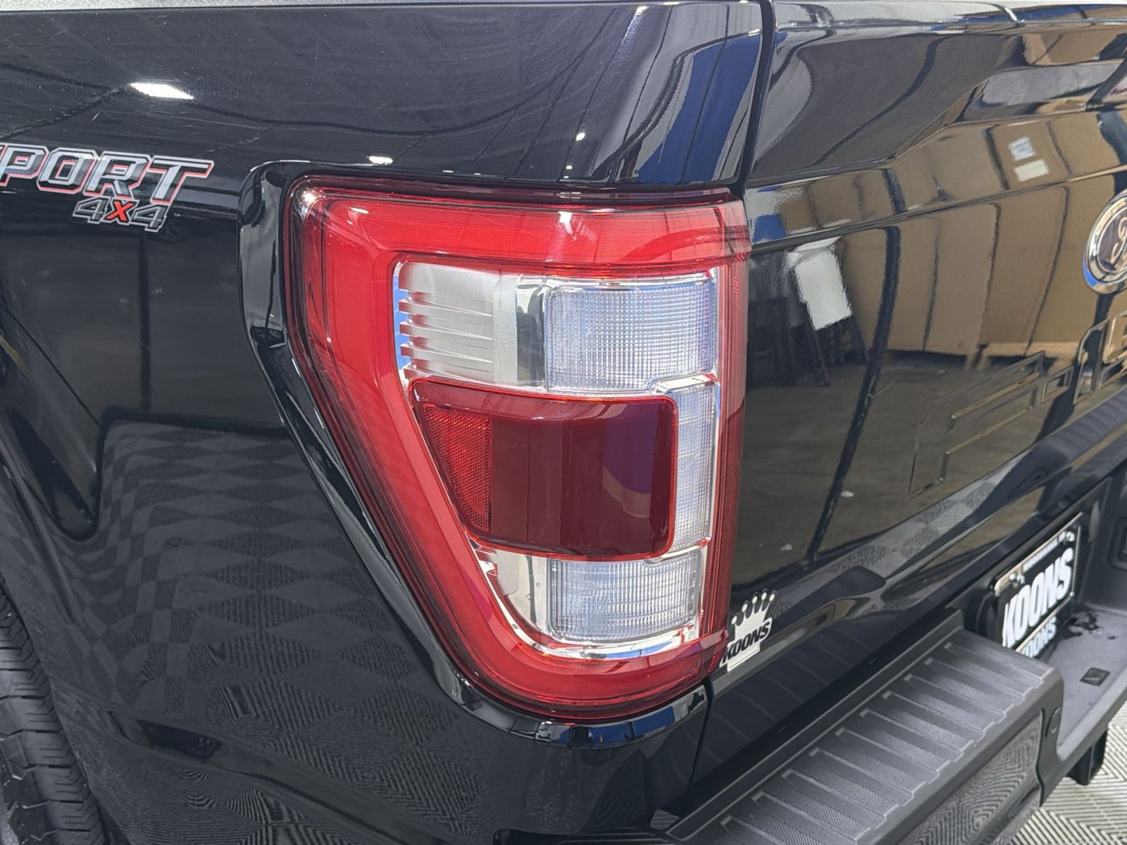 Certified 2023 Ford F150 Lariat w/ Equipment Group 502A High AWD/4WD image 18