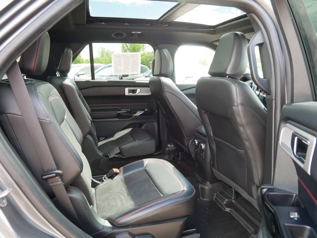 Certified 2024 Ford Explorer ST-Line w/ Class IV Trailer Tow Package AWD/4WD image 13
