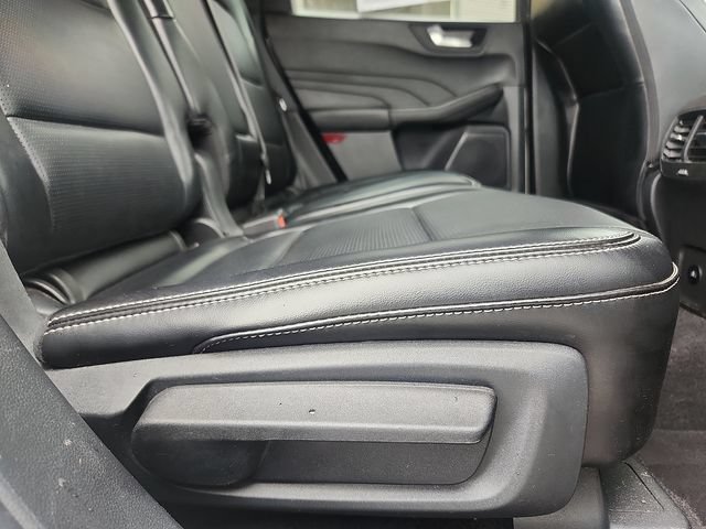 Certified 2024 Ford Escape Platinum AWD/4WD image 30