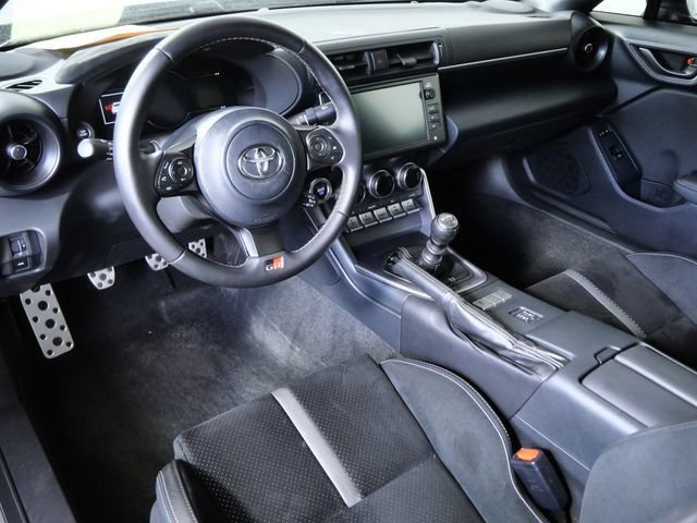 Used 2024 Toyota GR86 Premium RWD image 3