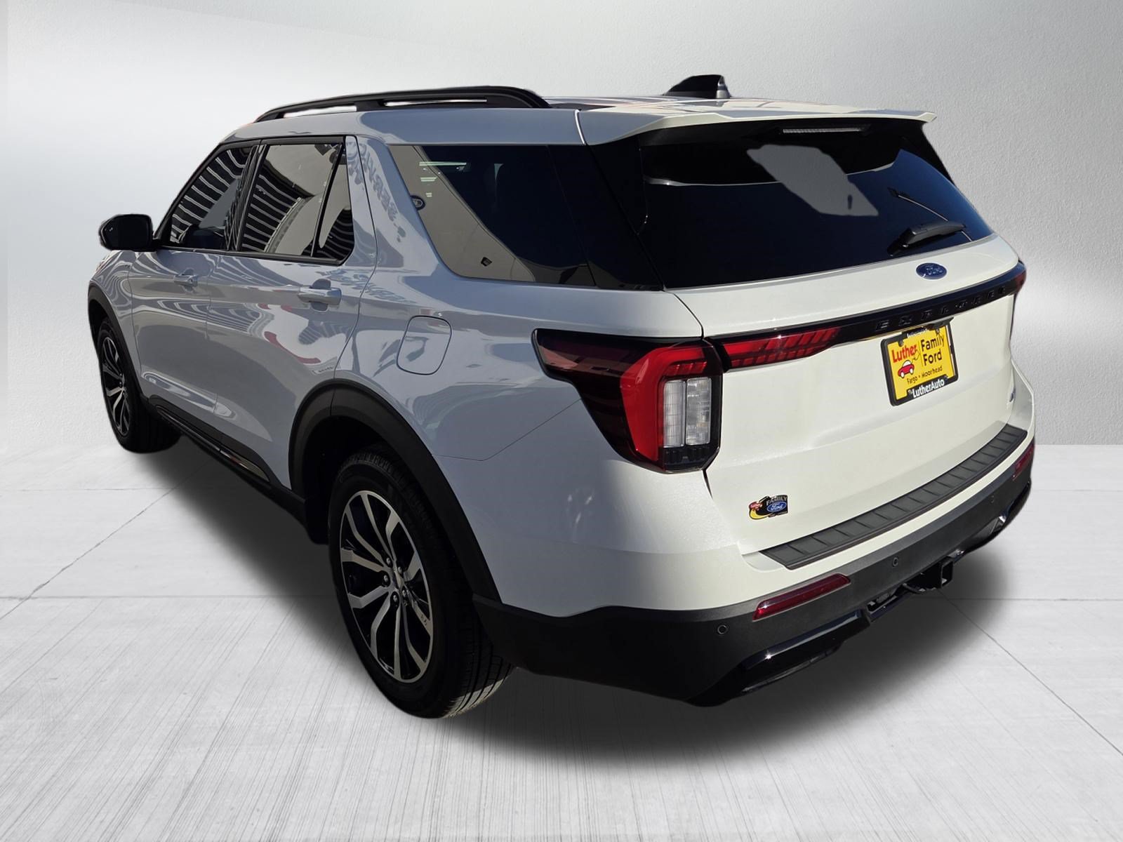 Certified 2025 Ford Explorer ST-Line AWD/4WD image 5
