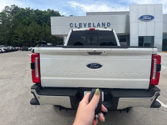 Certified 2024 Ford F250 Lariat w/ Lariat Ultimate Package AWD/4WD image 8