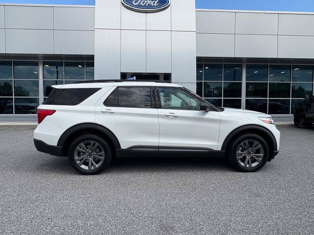 Certified 2021 Ford Explorer XLT w/ Equipment Group 202A AWD/4WD image 2