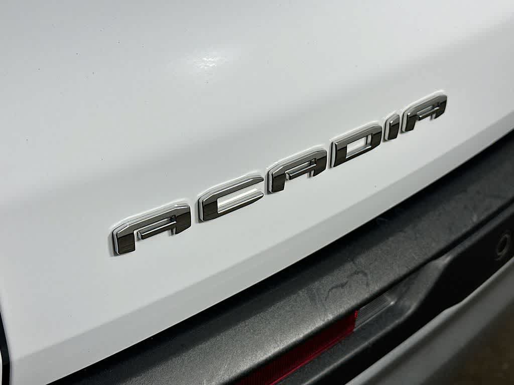 Used 2025 GMC Acadia Elevation FWD image 7