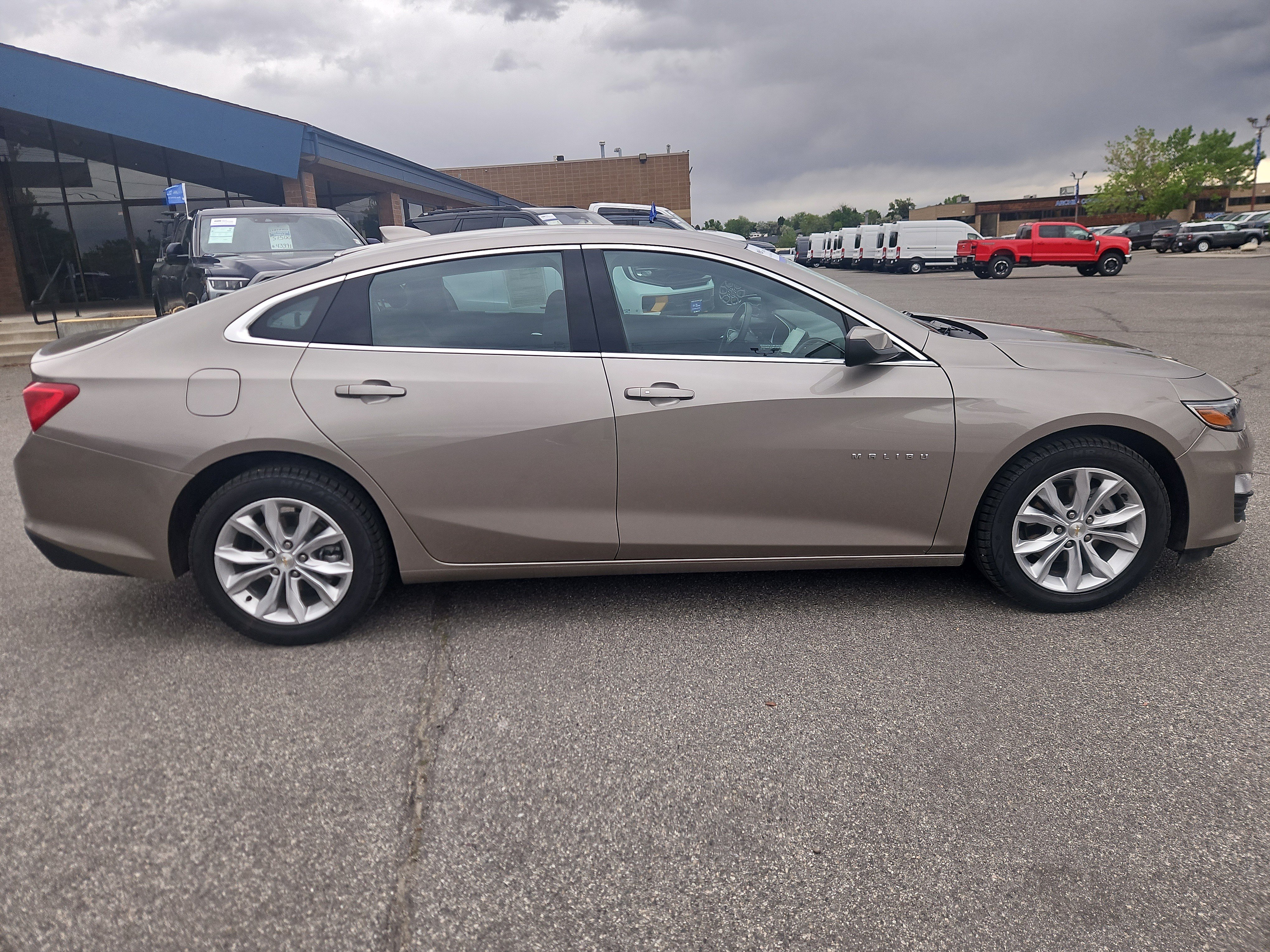 Used 2025 Chevrolet Malibu LT FWD image 6