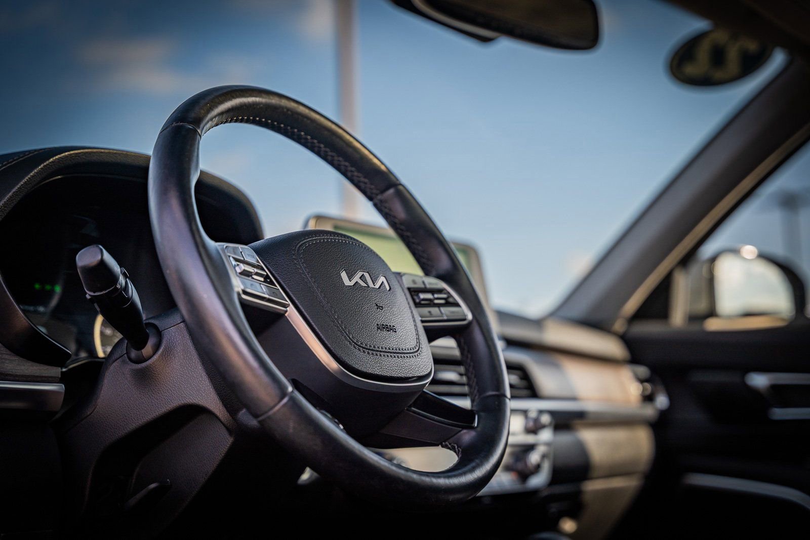 Used 2022 Kia Telluride SX w/ SX Prestige Package image 19