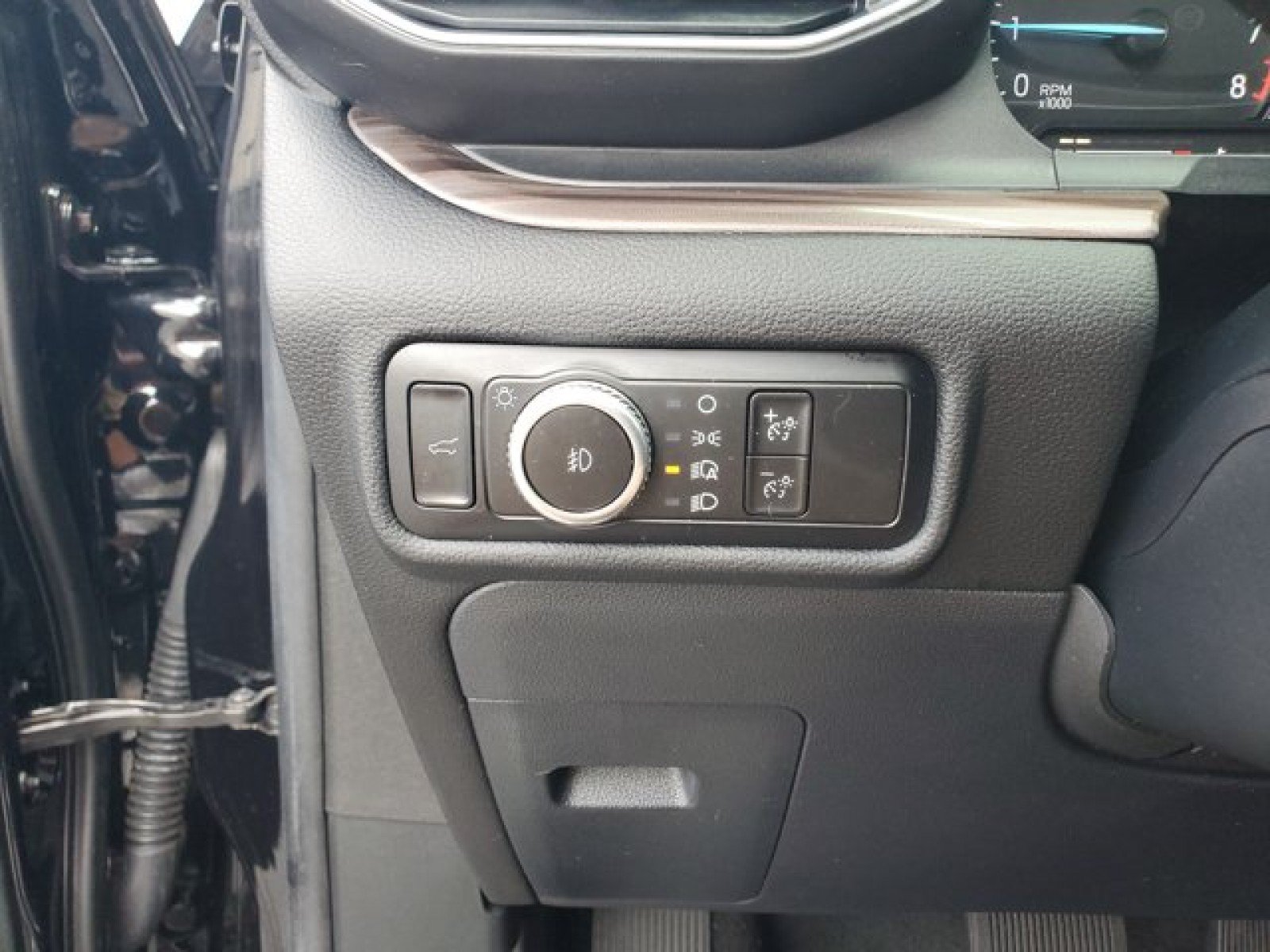 Certified 2023 Ford Explorer Limited w/ Limited Technology Package RWD image 16