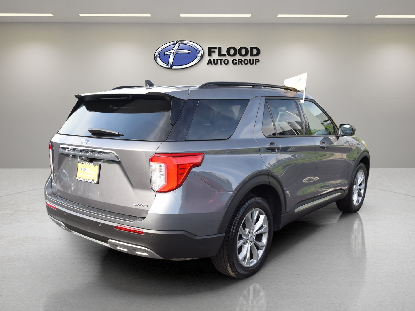 Certified 2023 Ford Explorer XLT w/ Equipment Group 202A AWD/4WD image 4