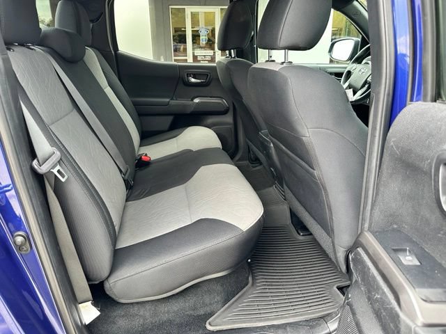 Used 2022 Toyota Tacoma TRD Sport AWD/4WD image 40