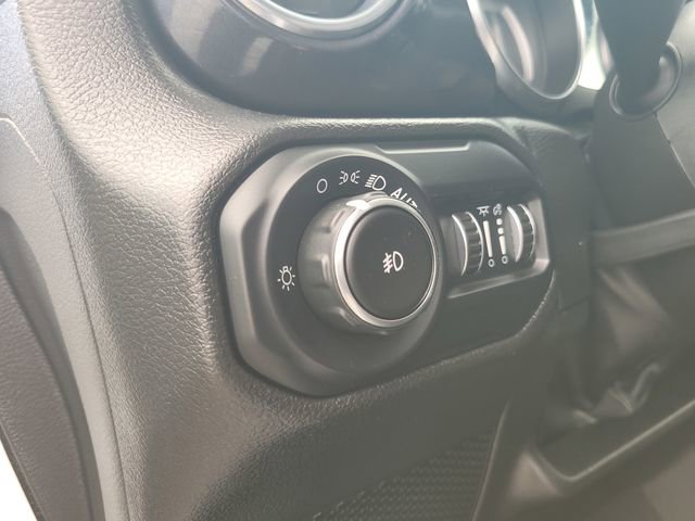 Used 2022 Jeep Wrangler Unlimited Sahara AWD/4WD image 17
