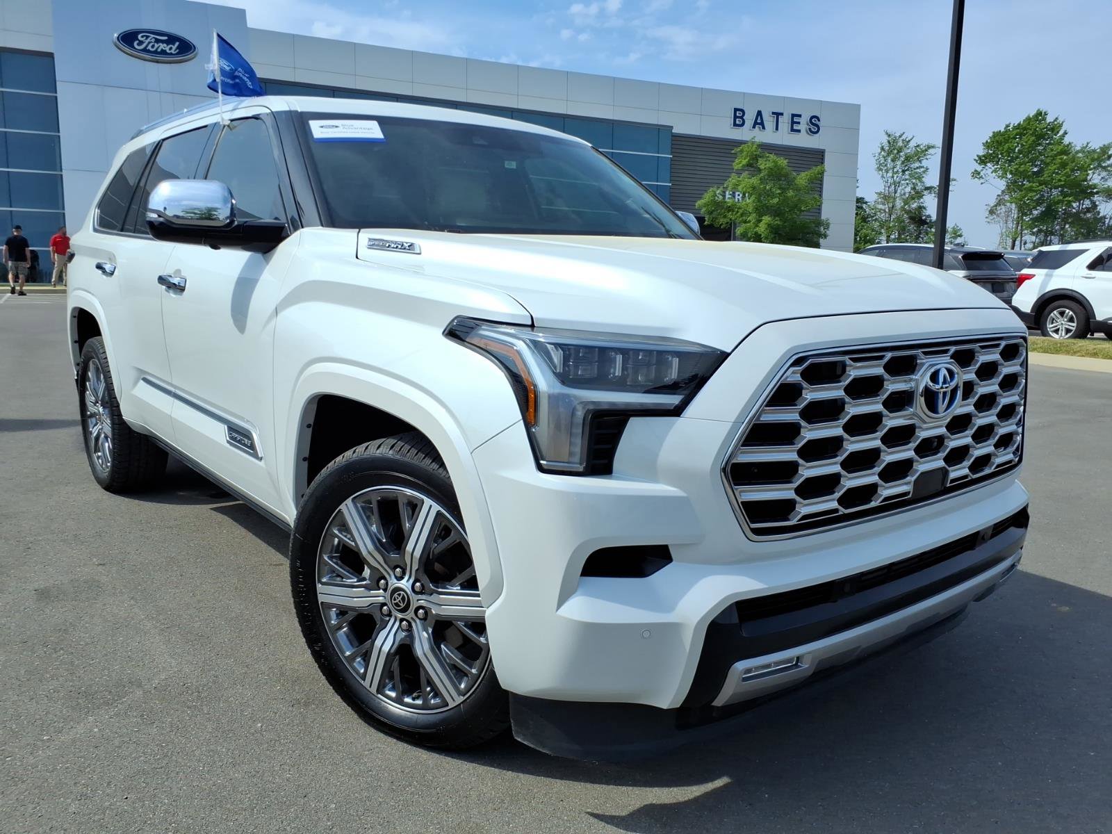 Used 2023 Toyota Sequoia Capstone AWD/4WD image 1