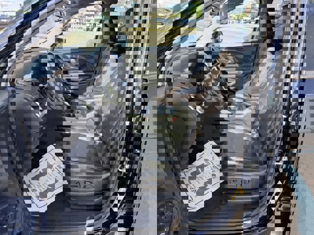 Used 2023 GMC Terrain SLT image 9