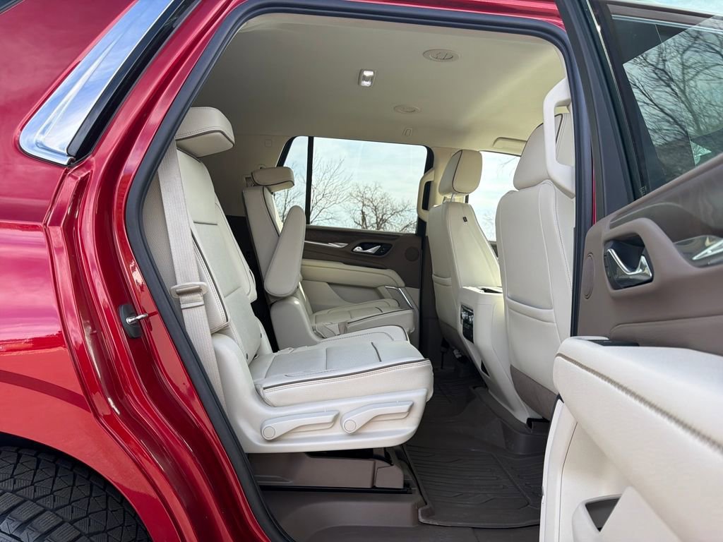 Used 2021 GMC Yukon Denali w/ Advanced Technology Package image 29