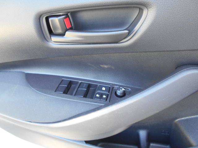 Used 2025 Toyota Corolla LE FWD image 5