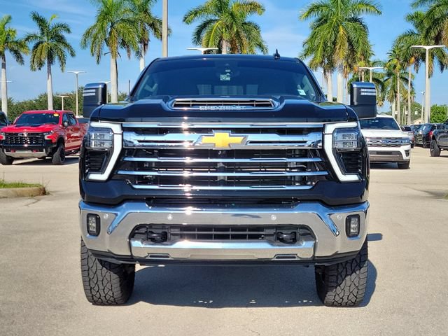 Used 2024 Chevrolet Silverado 2500 LTZ w/ LTZ Premium Package AWD/4WD image 2