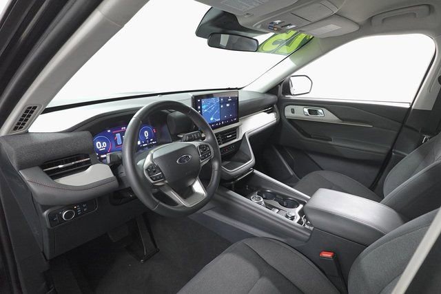 Certified 2025 Ford Explorer Active image 12