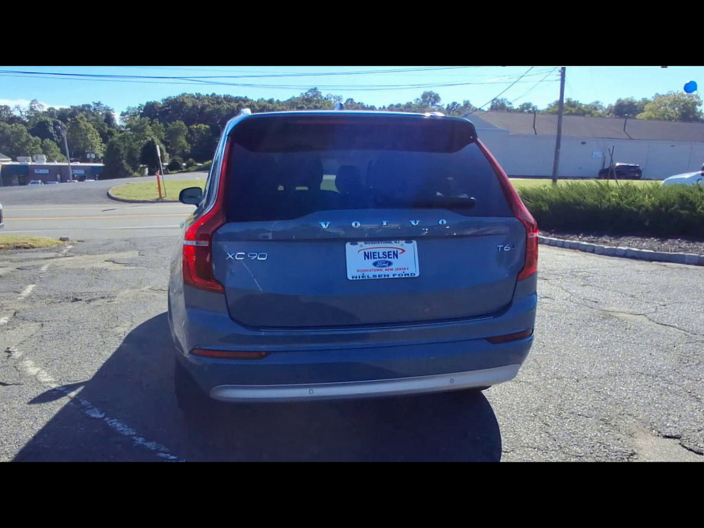 Used 2022 Volvo XC90 T6 Momentum w/ Climate Package AWD/4WD image 7