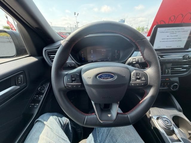 Certified 2025 Ford Escape ST-Line AWD/4WD image 24