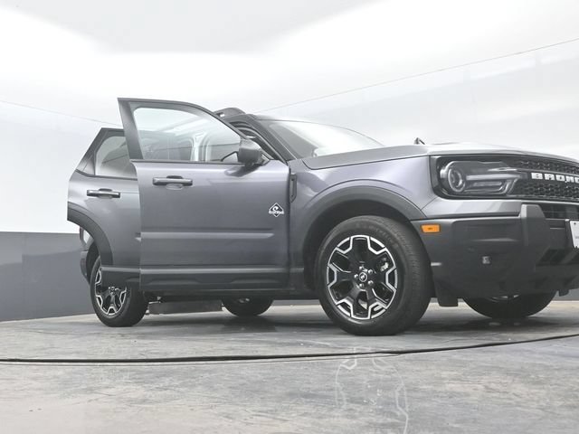 Certified 2025 Ford Bronco Sport Outer Banks w/ Outer Banks Tech Package+ AWD/4WD image 28