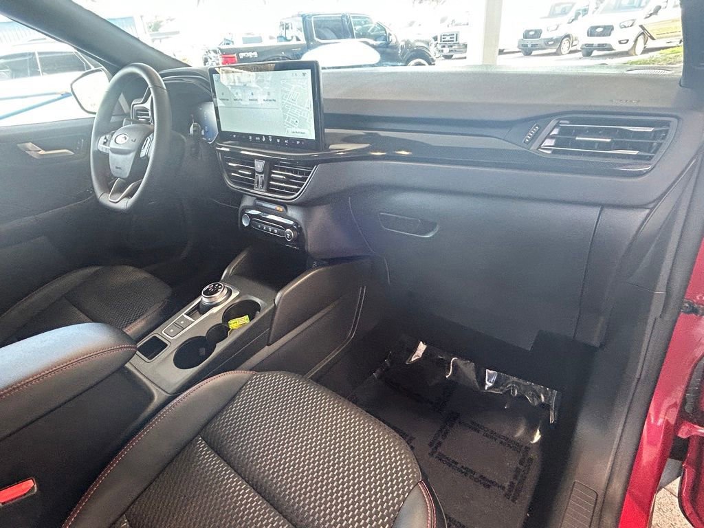 Certified 2025 Ford Escape ST-Line w/ Equipment Group 301A image 27