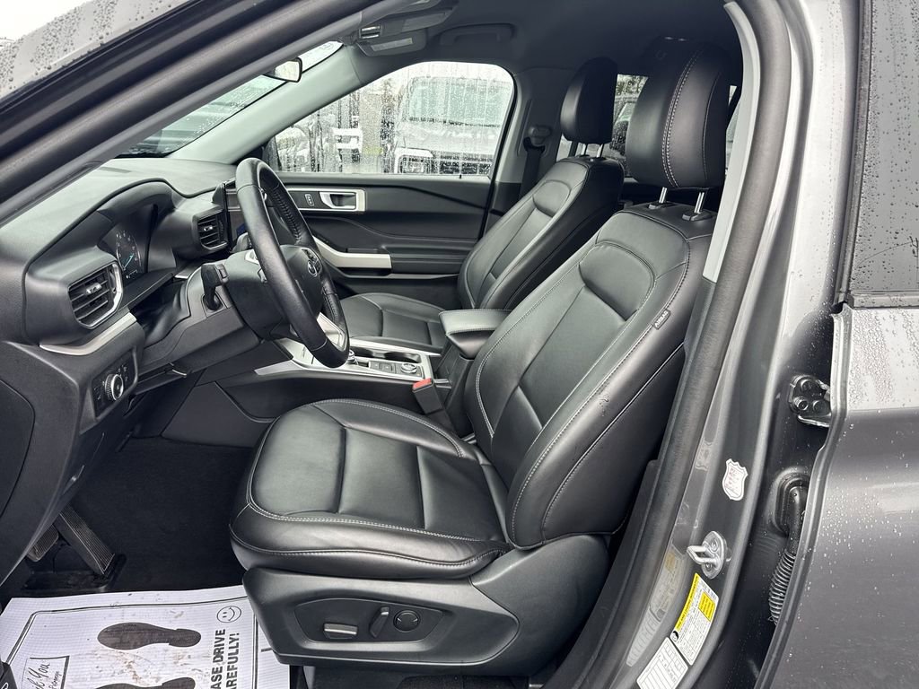 Certified 2023 Ford Explorer XLT w/ Equipment Group 202A AWD/4WD image 6