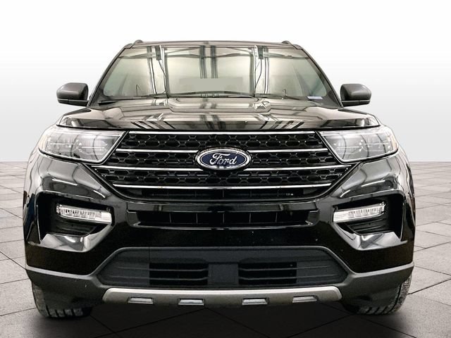 Certified 2022 Ford Explorer XLT w/ Equipment Group 202A AWD/4WD image 3