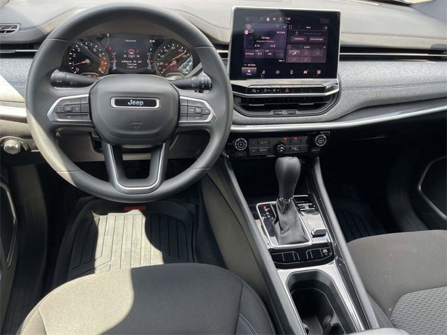 Used 2024 Jeep Compass Sport image 12