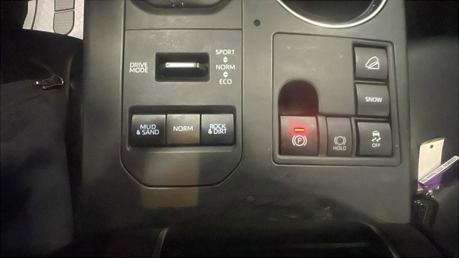 Used 2023 Toyota Highlander L image 28