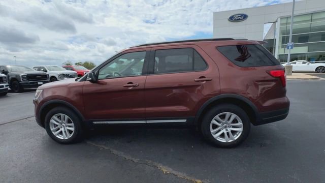 Certified 2018 Ford Explorer XLT w/ Equipment Group 202A AWD/4WD image 3