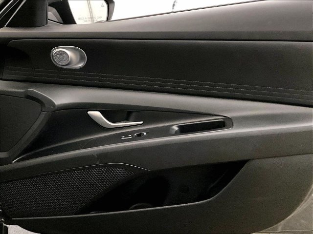 Used 2023 Hyundai Elantra SEL FWD image 23