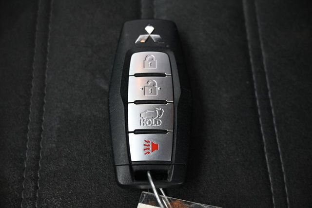 Used 2023 Mitsubishi Outlander SE FWD image 28