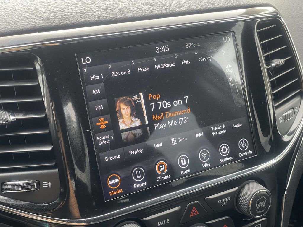 Used 2020 Jeep Grand Cherokee Limited image 14