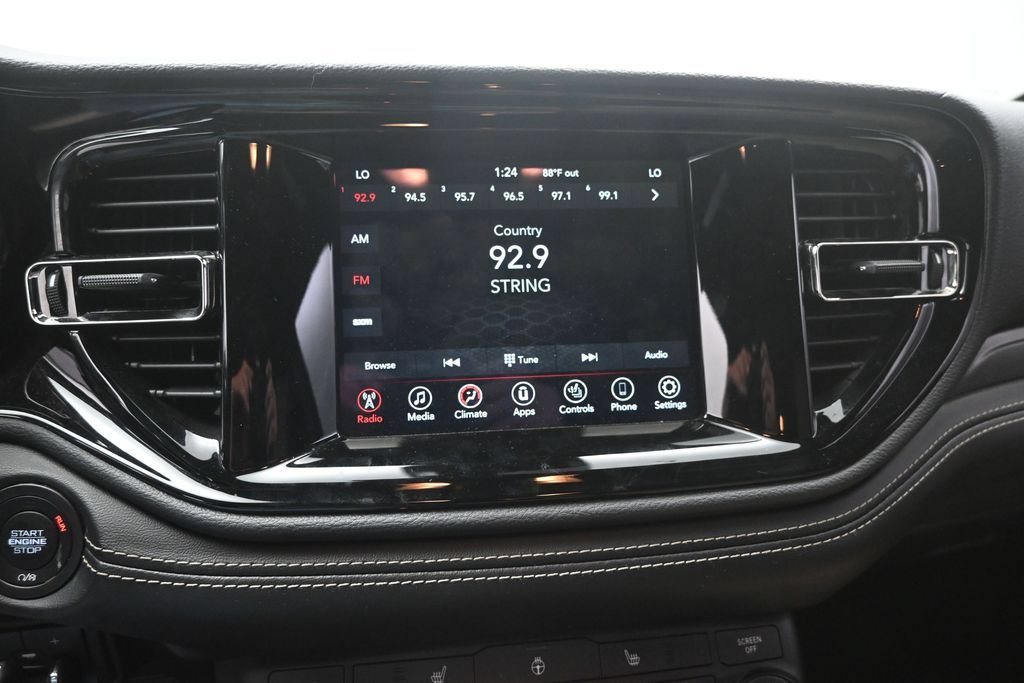 Used 2022 Dodge Durango GT RWD image 4